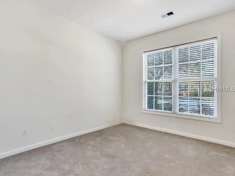77 Regent Ave — Photo 15