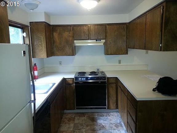 2nd image of 24042 NE Treehill Dr