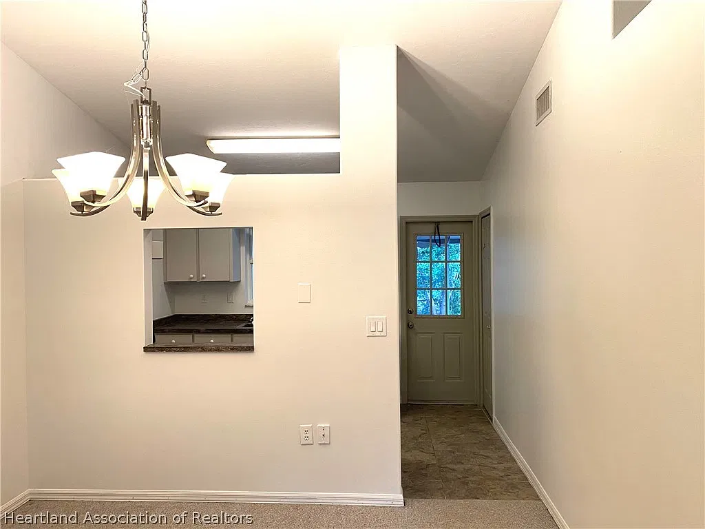 2 bed, 2.0 bath, 957 sqft, $1,325 — Photo 3