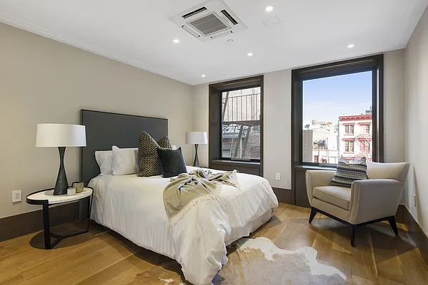 Sold by Nest Seekers International | media 9