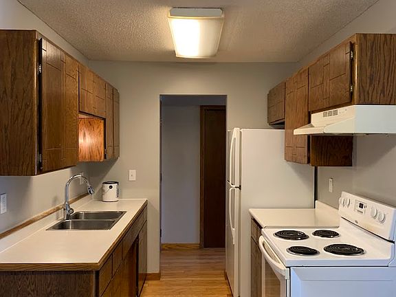 4th image of 2421 20th Ave S #306