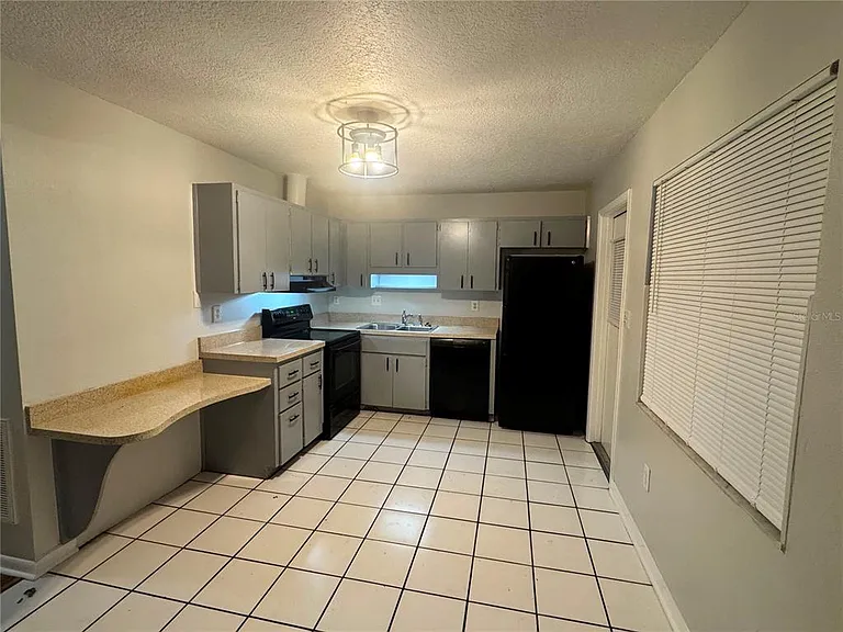 2896 Meadow Lake Ave — Photo 11