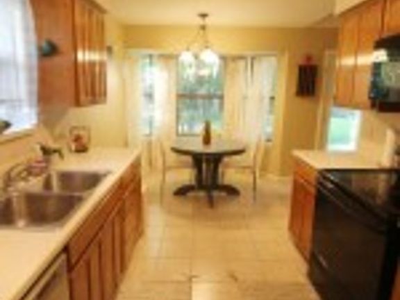 3rd image of 421 Owens Dr