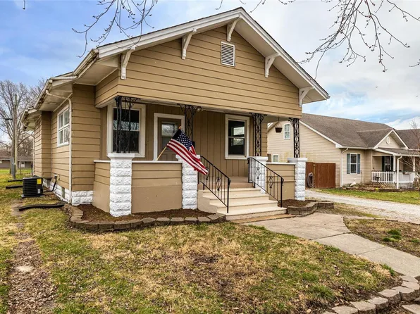 103 S 7th St, Benld, IL 62009