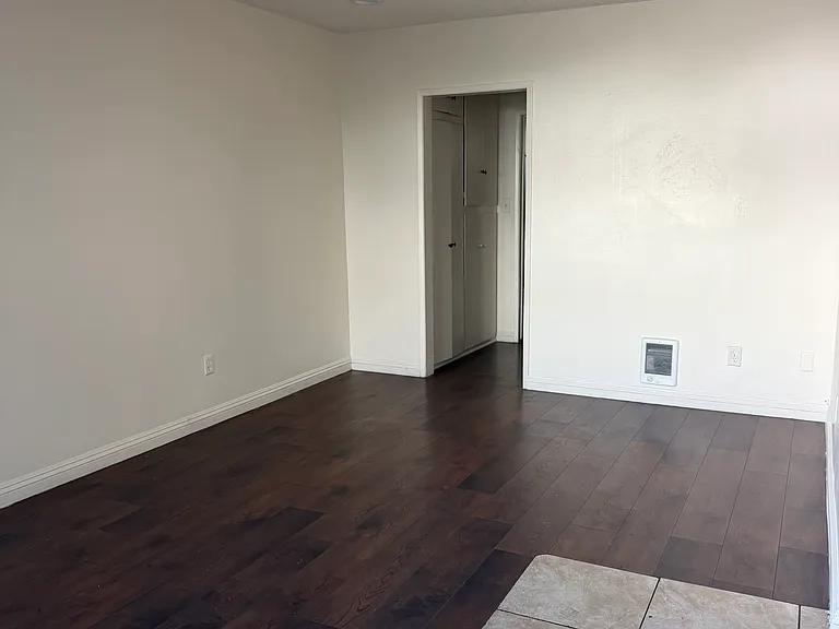 721 Ridgeway Ln #3 — Photo 4