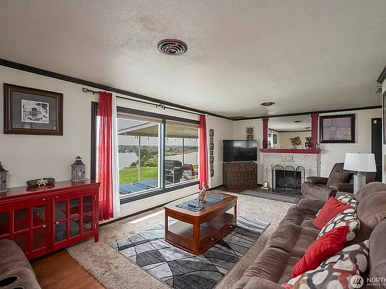 634 N Crestview Dr — Photo 10