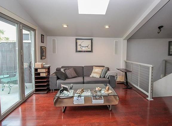 4th image of 8010 Breakwater Dr