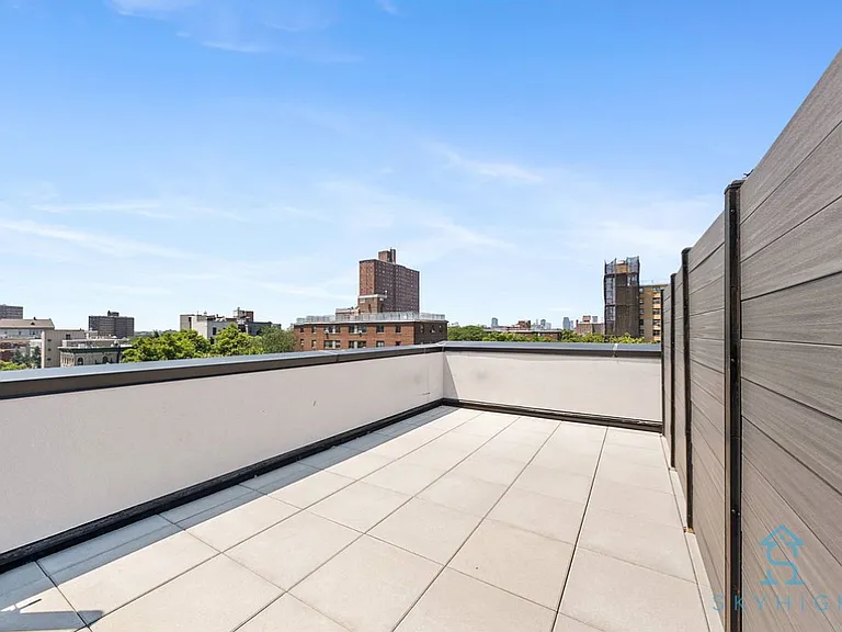11 Lewis Ave #PENTHOUSE — Photo 16