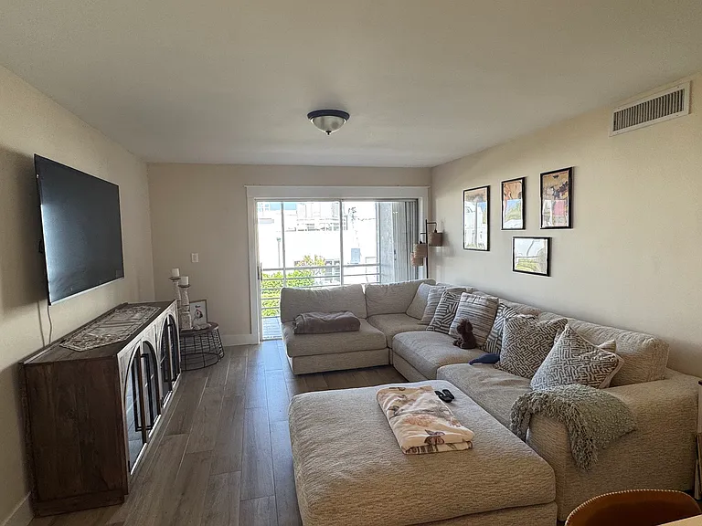 8752 SW 12th St — Photo 6