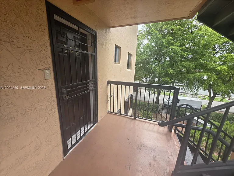 5560 W 21st Ct #308 — Photo 29