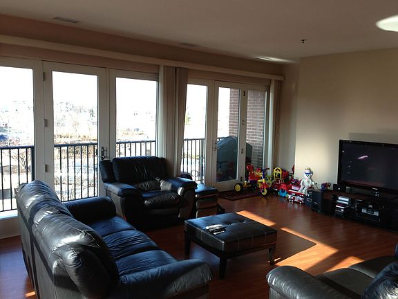 3rd image of 2001 Tower Dr Unit 211