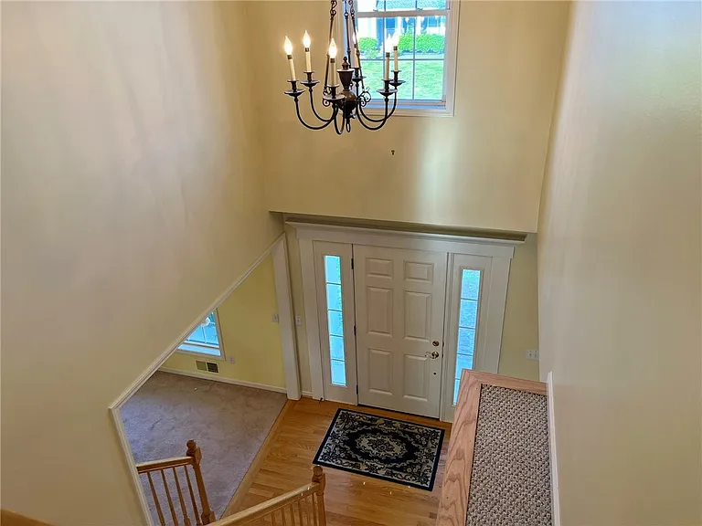 6872 Chestnut Hl — Photo 2