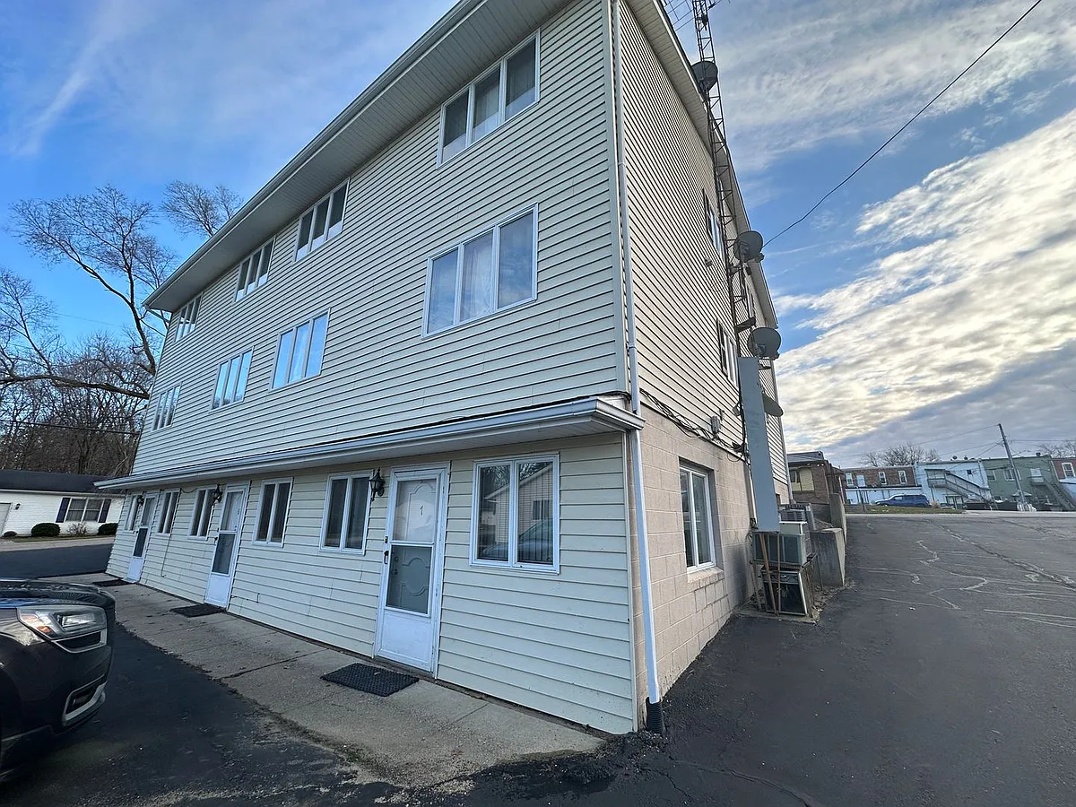 Building Photo - 120 Herbert St