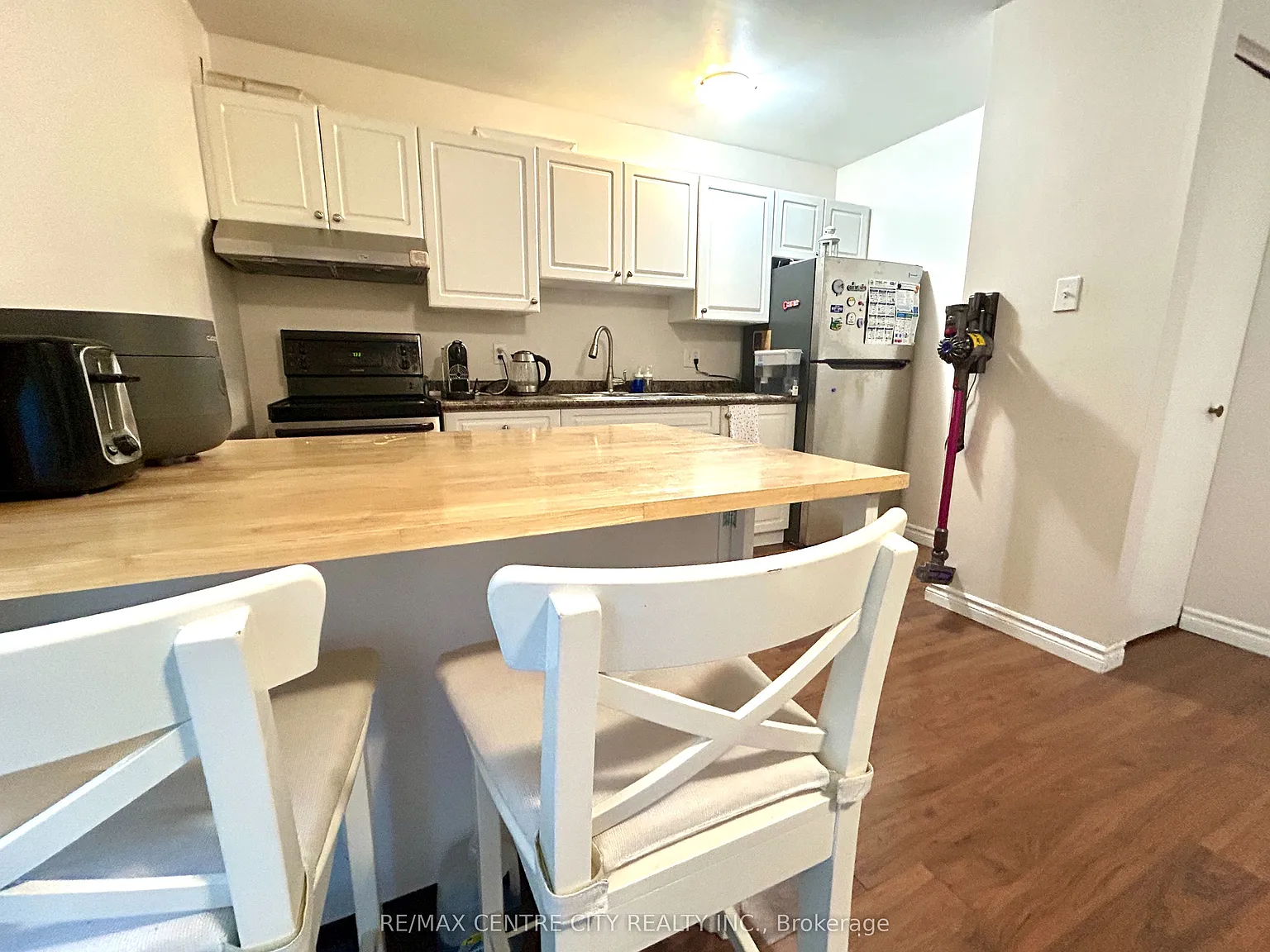 3 bed, $2,300 — Photo 4