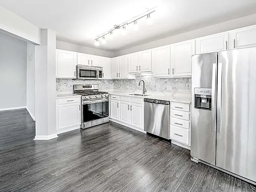 13843 Cambridge Cir Photo 1