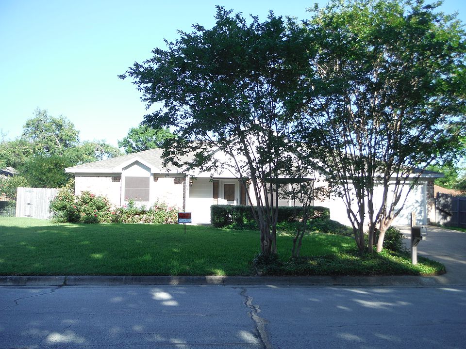 1st image of 1208 Clubhouse Dr