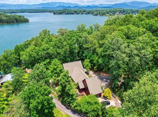 2662 Ridgecrest Cir, Hiawassee, GA 30546