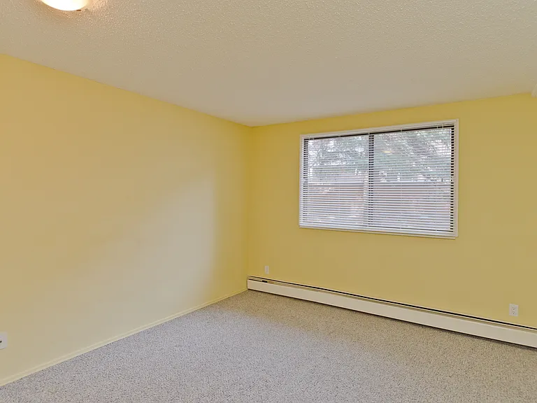 7301 4a St SW — Photo 13