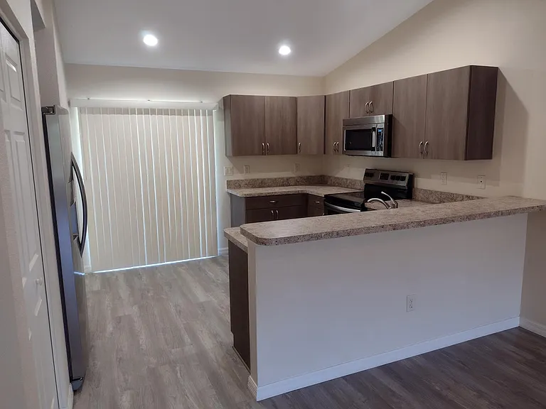 7396 Pond Cir — Photo 11