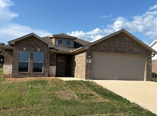 1812 Porter St, Pea Ridge, AR 72751