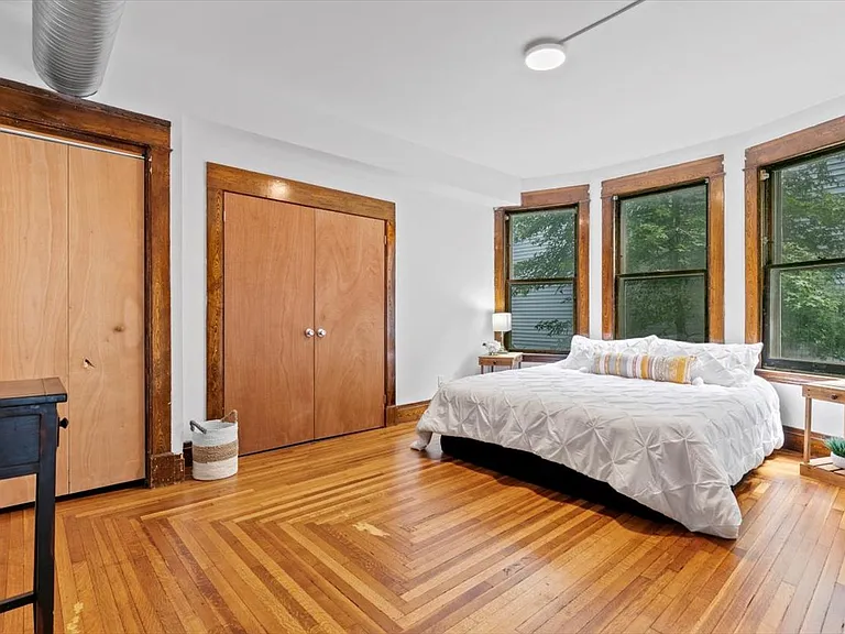 212 Maple St #1 — Photo 20