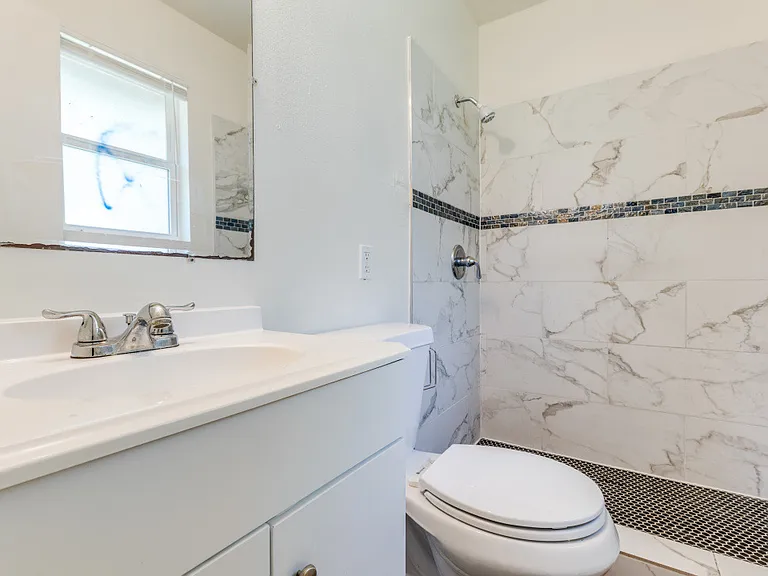 406 Vance St — Photo 16