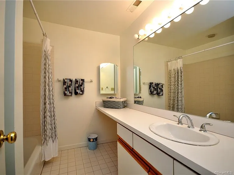 93 Litchfield Ponds Dr #93 — Photo 32