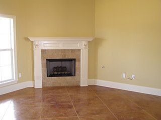 2nd image of 206 Clubview Cir