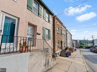 151 Fountain St, Philadelphia, PA 19127