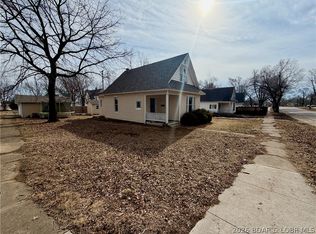 202 S Grand Ave, Eldon, MO 65026