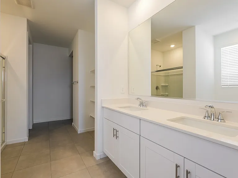 24477 W Grove St — Photo 10