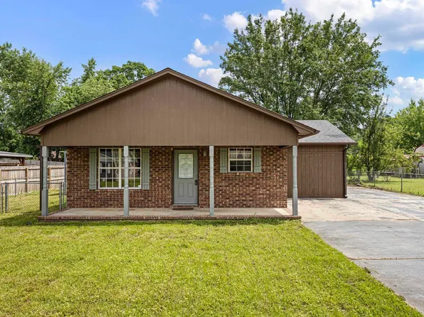10 Cagle St, Clarksville, AR 72830