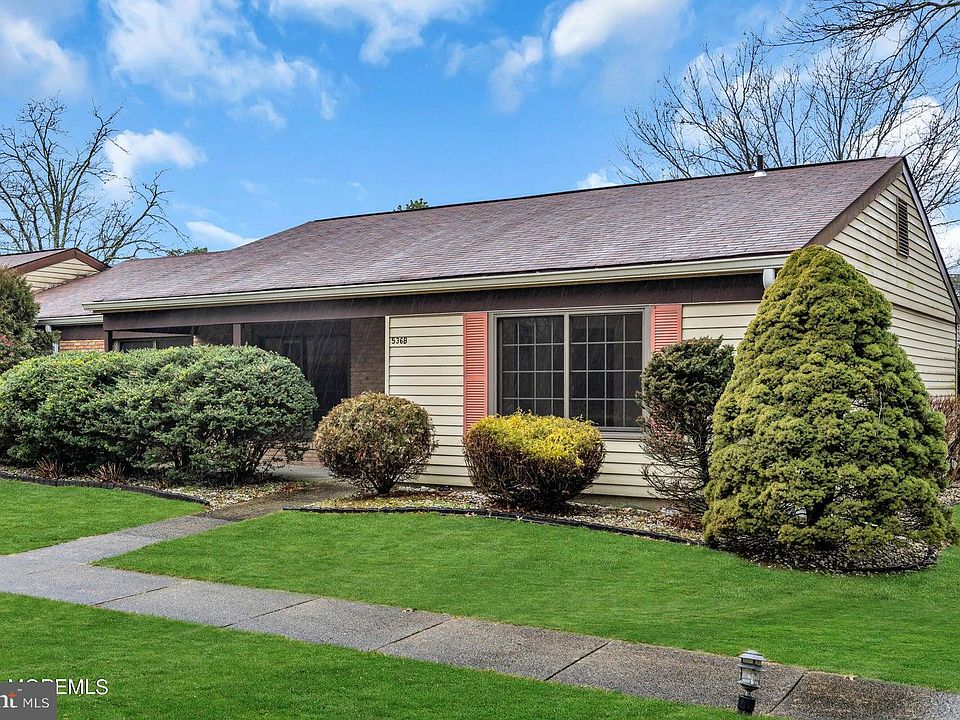 1st image of 536 Warwick Ct