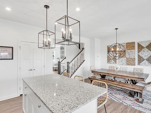 Chef''s Kitchen with dining