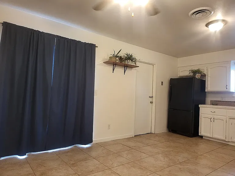 1019 S Demaree St — Photo 58