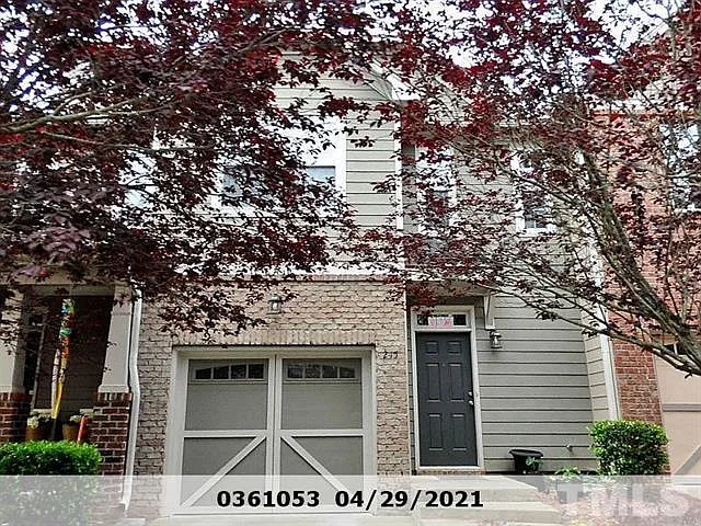 245 Linden Park Ln — Photo 2