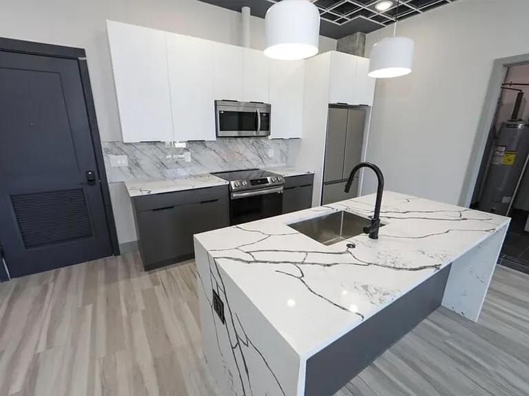 1812 E Venango St #5O1 — Photo 1
