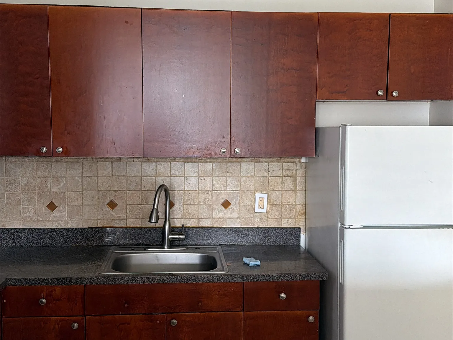 3 bed, 1131 sqft, $3,750 — Photo 3