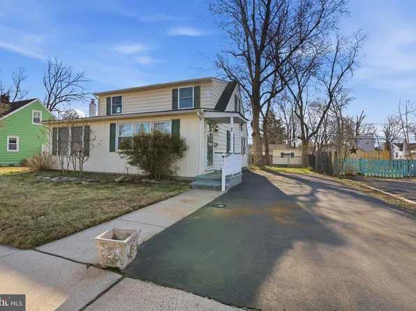 625 Hillcrest Ave, Morrisville, PA 19067