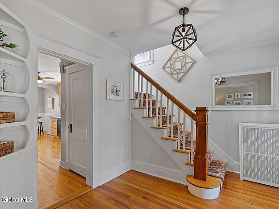 4th image of 51 Brookline Avenue