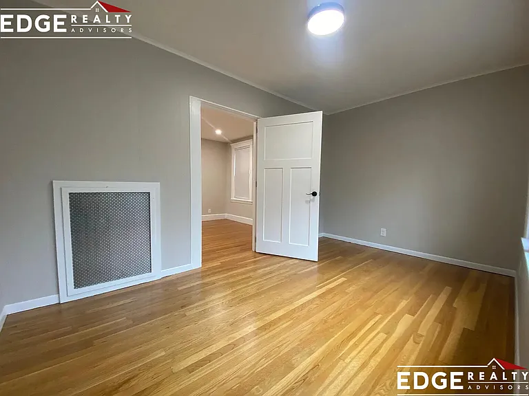 74 Wallingford Rd — Photo 9