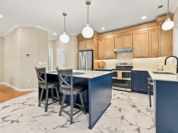 104 Lake Tillery Dr, Cary, NC 27519