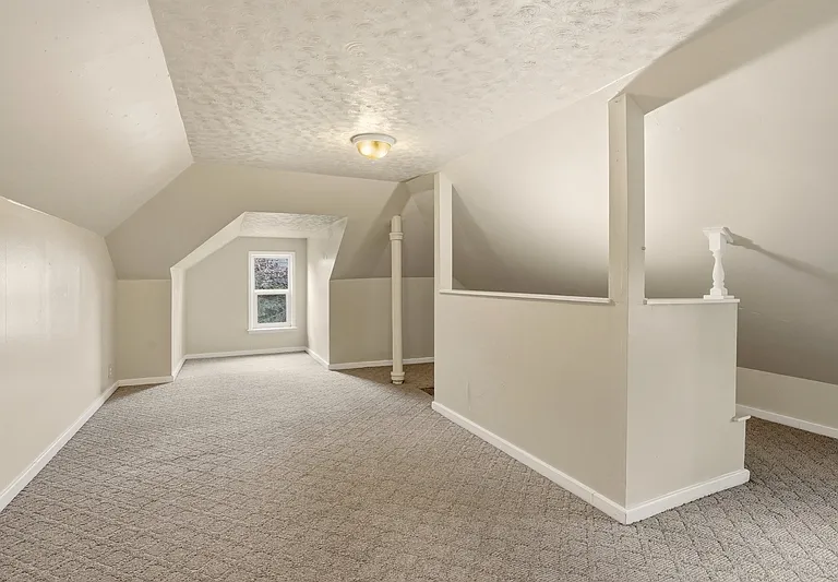 1011 E Augusta Ave — Photo 21