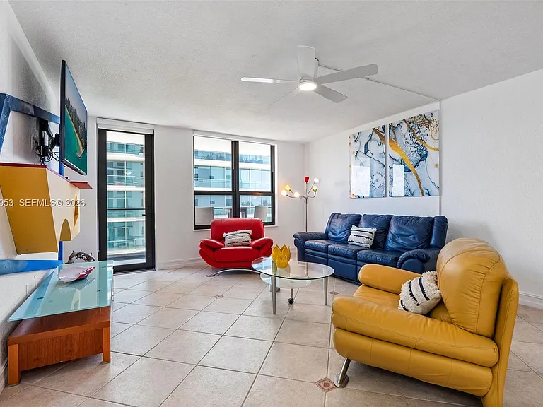10185 Collins Ave #521 — Photo 4