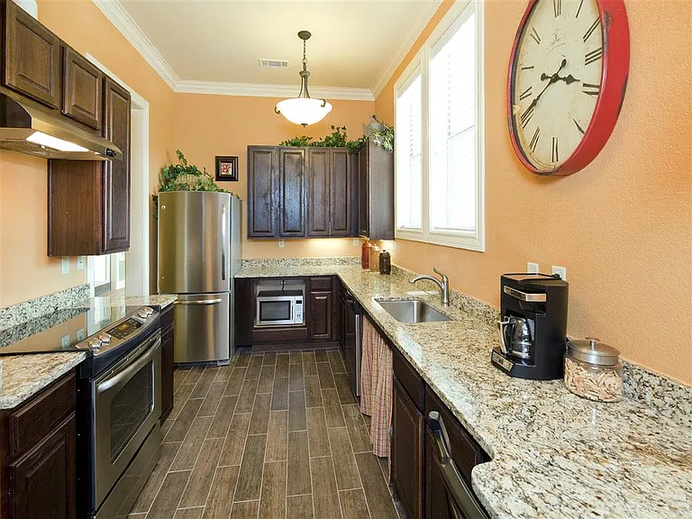 Tierra Pointe — Photo 9