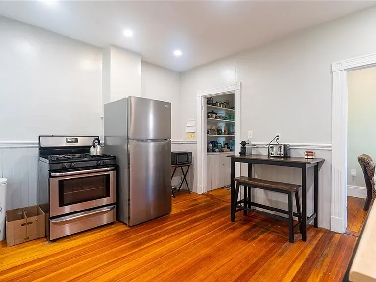862 Huntington Ave #2 — Photo 3