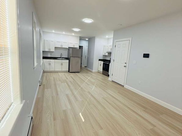 17-19 Cabot St #17-1