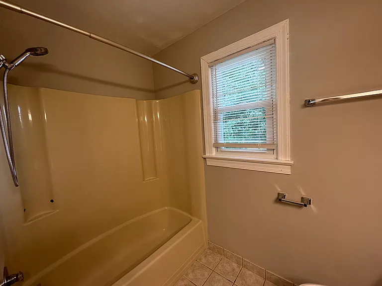 608 Hearndon Ct — Photo 29