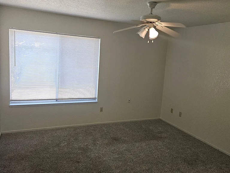 3713 E Orangeburg Ave — Photo 5