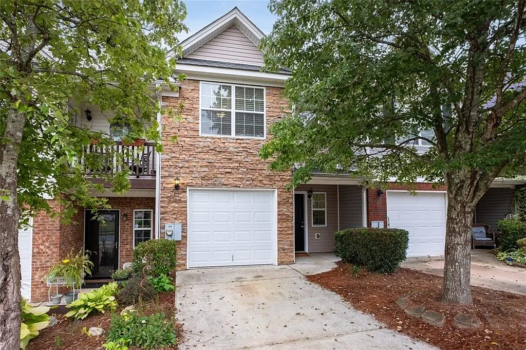 2 bed, 2.5 bath, 1268 sqft, $1,950 — Photo 1